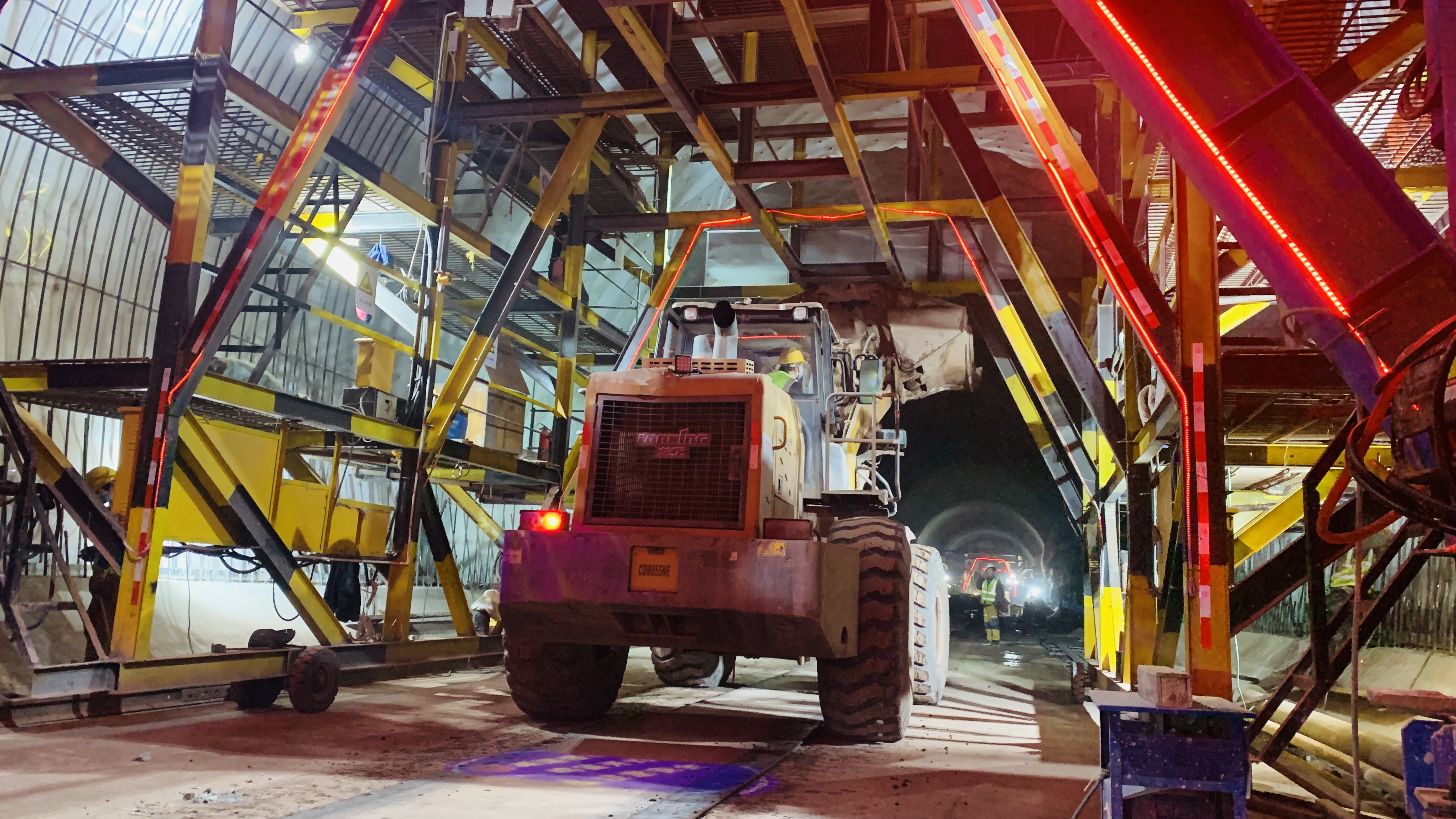 图1 15号线项目施工画面.jpg