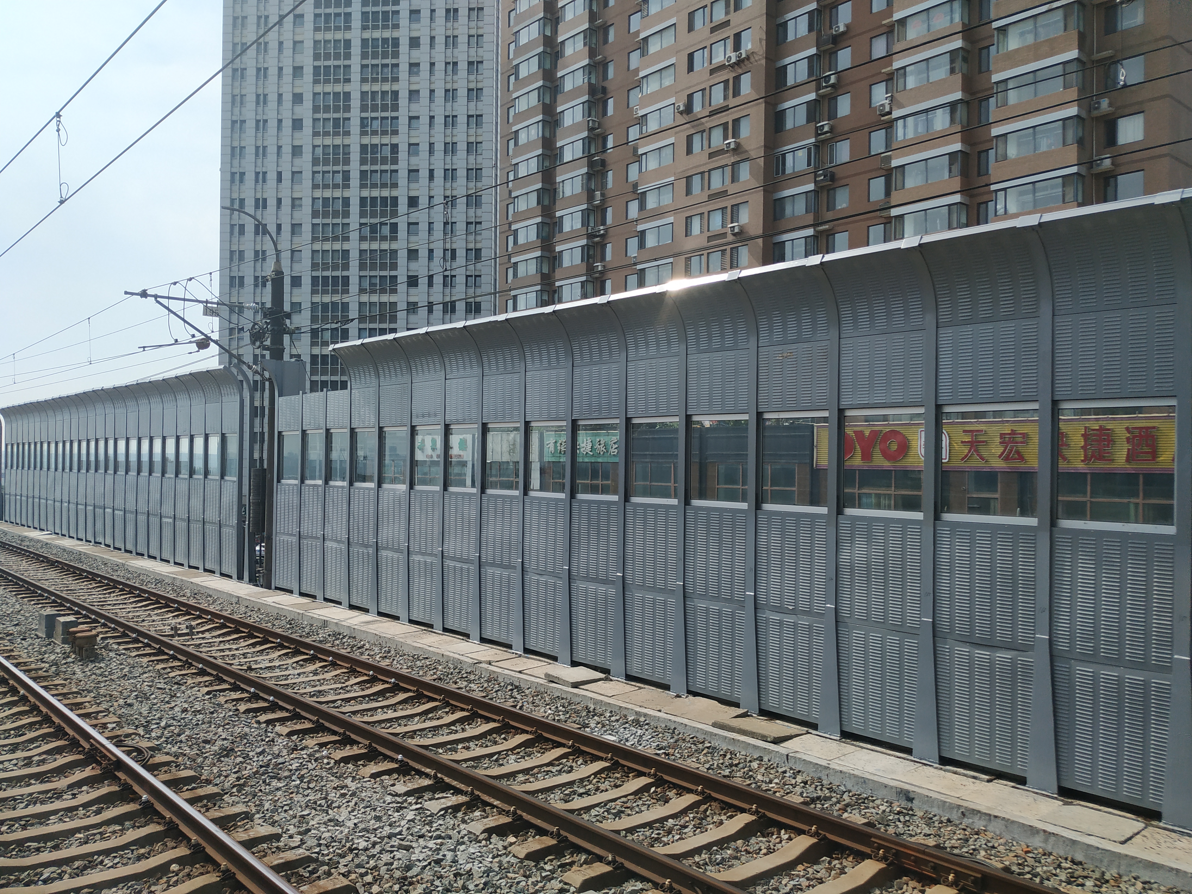 声屏障.jpg 声屏障.jpg