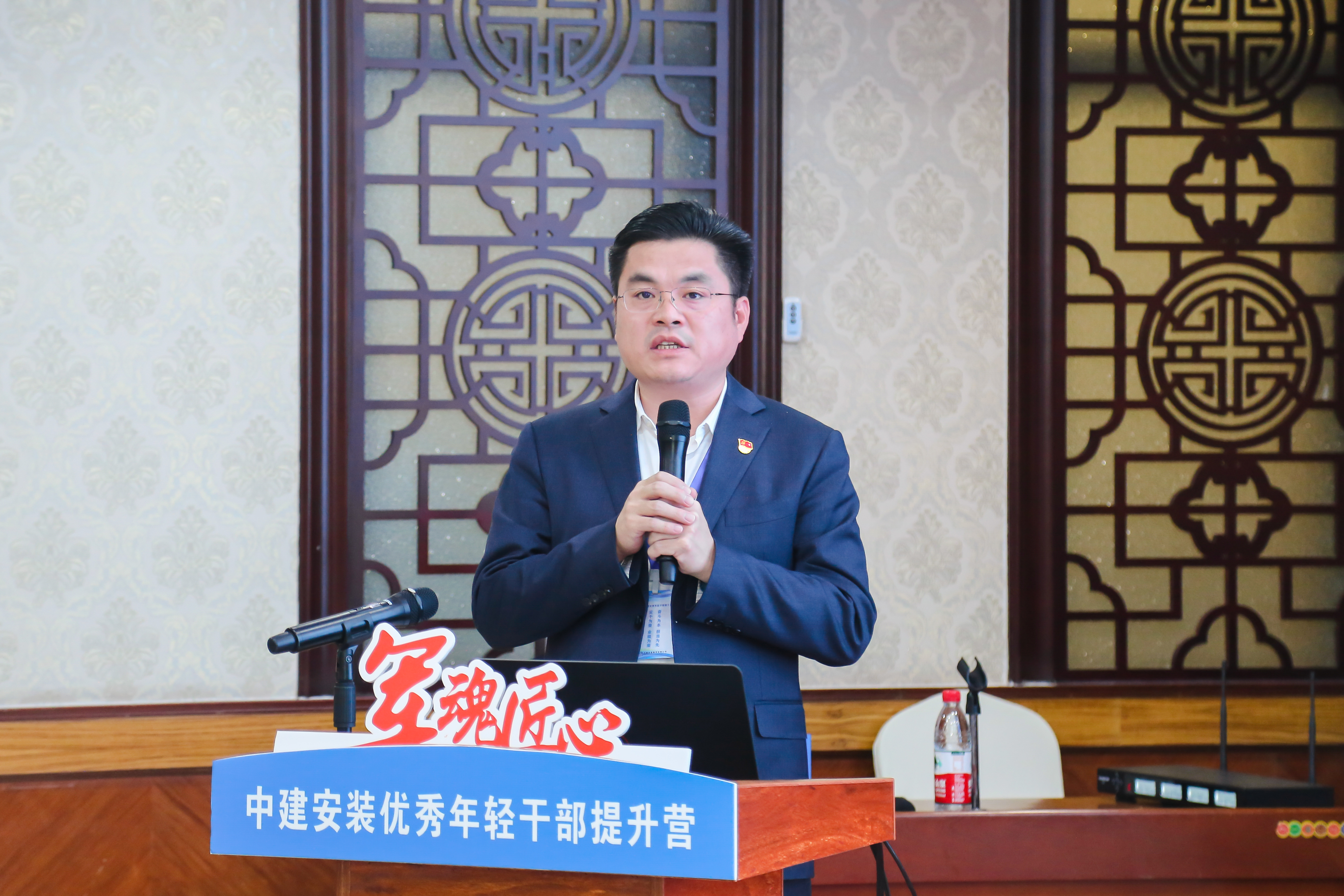 2E6A3753.jpg 2E6A3753.jpg