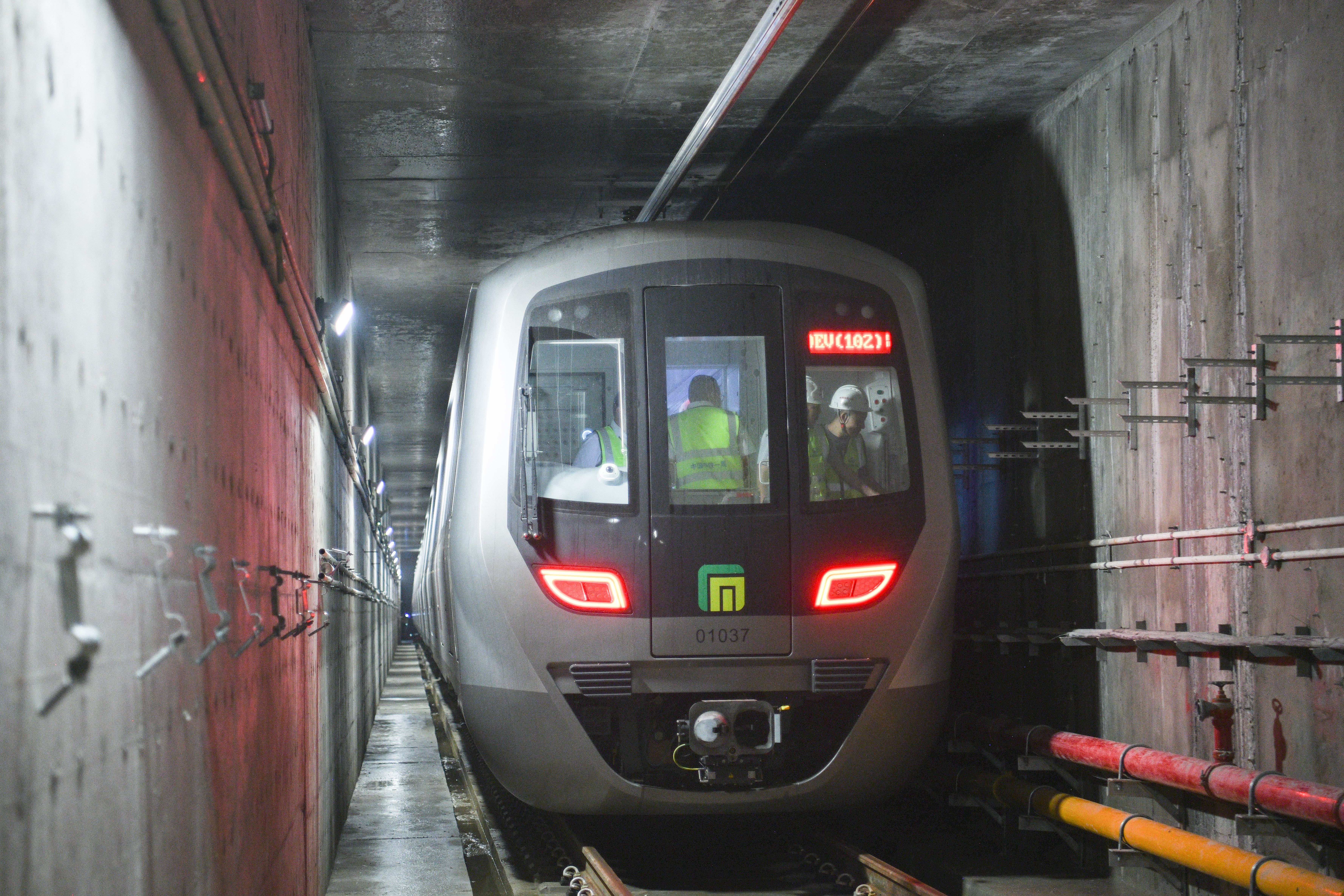 中建安装参建的石家庄地铁1号线三期工程顺利完成热滑试验1.jpg